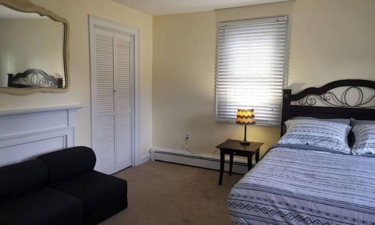 Framingham Apartment | 1 BR unit, private entrance and bathroom, free parking, walk to FSU