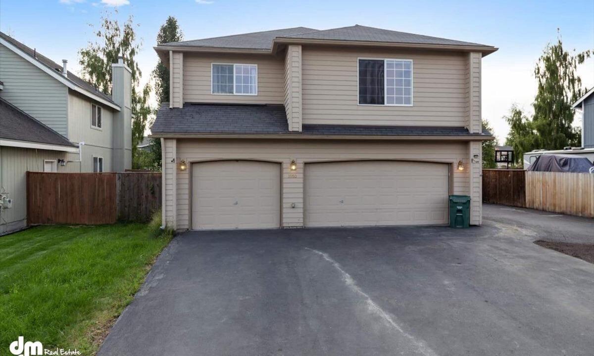Huffman - O' Malley Apartment | 2 Bedroom 2 Bathroom Home Near Anchorage Golf Course and Zoo