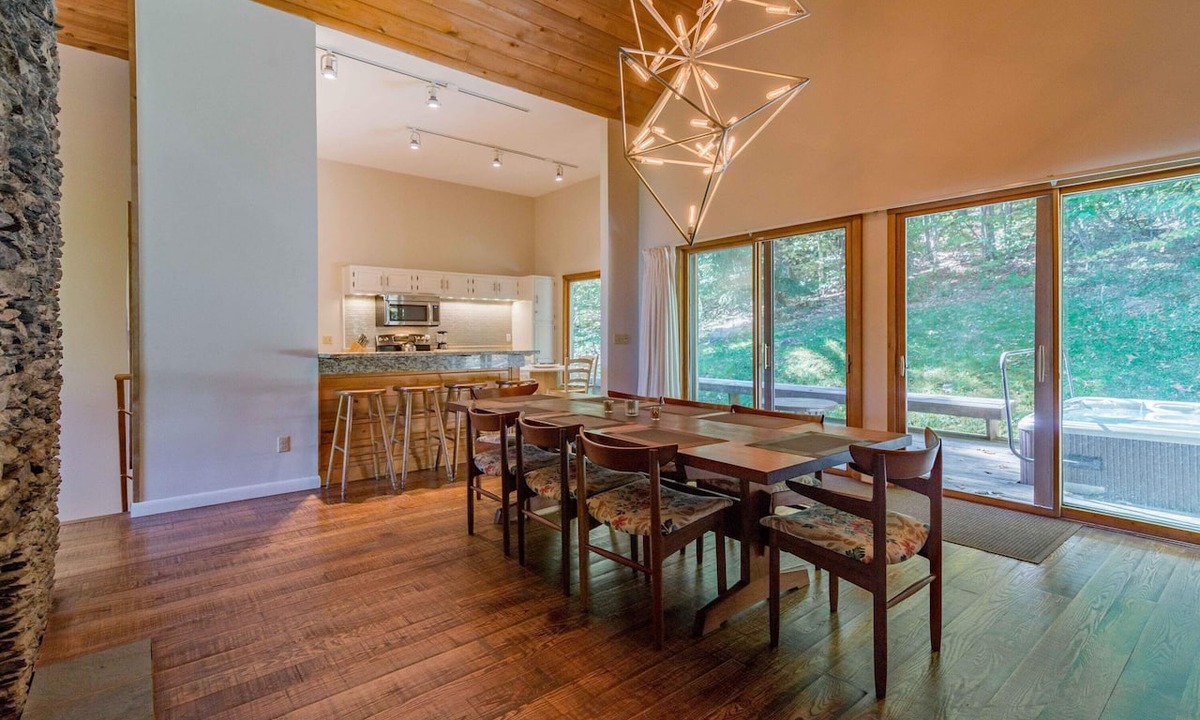 Stratton Mountain House | 2 Free Nights* , Hot Tub,Sauna,Stratton Shuttle,