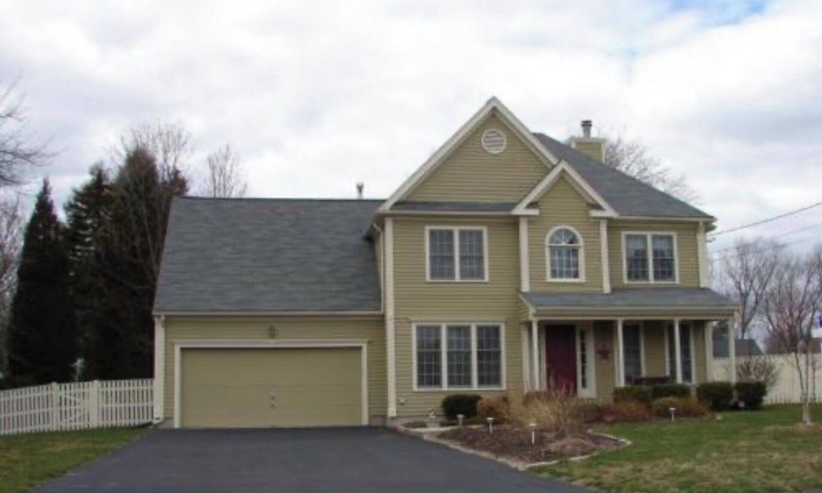 North Attleboro House | 3-bedroom house in welcoming North Attleborough with AC