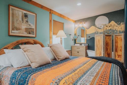 North Valley House | 3 King Beds Hot Tub Arcades 5 Baths