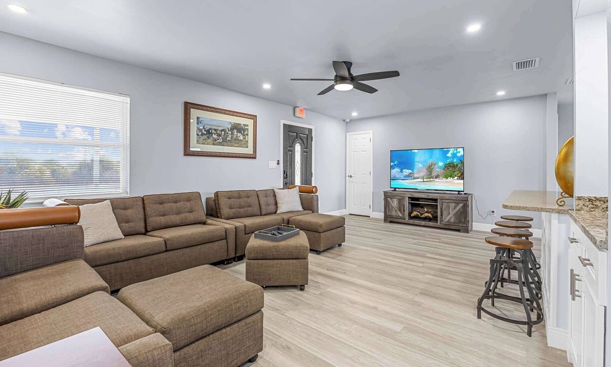Floridana Beach House | 3br/3ba Oceanfront Paradise Upstairs Duplex