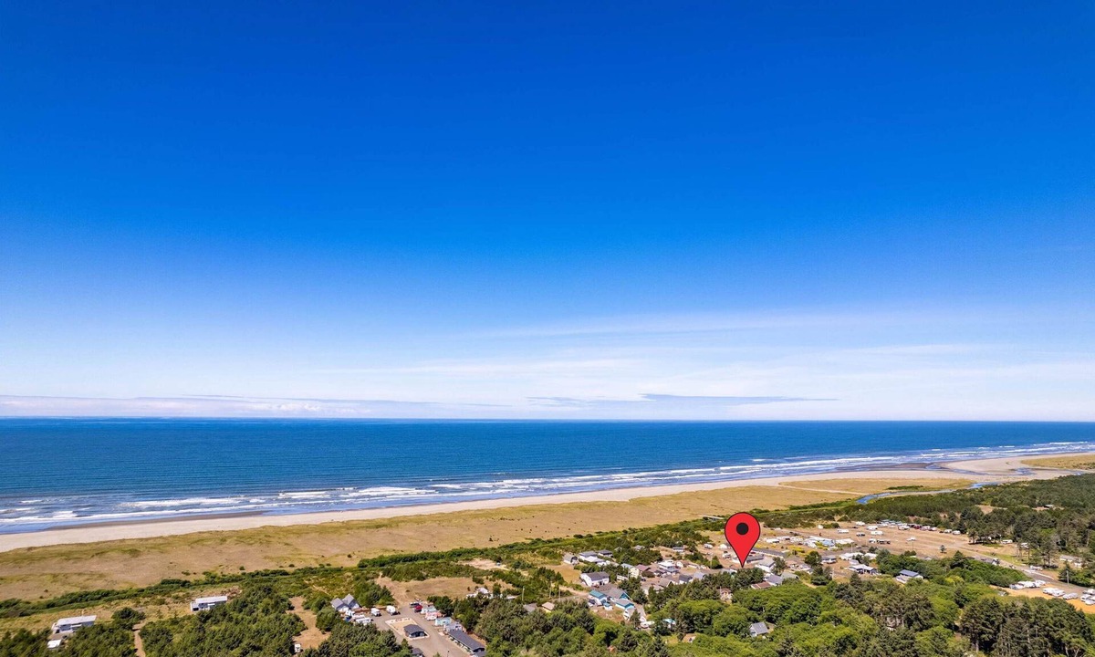 Copalis Beach House | 3BR Beachfront Home | Fireplace | Dogs OK