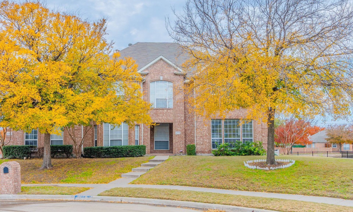 Frisco House | 4BR/4BA Quiet Central Frisco Home - Near Star Center, UNT, Toyota Sta. + Hot Tub