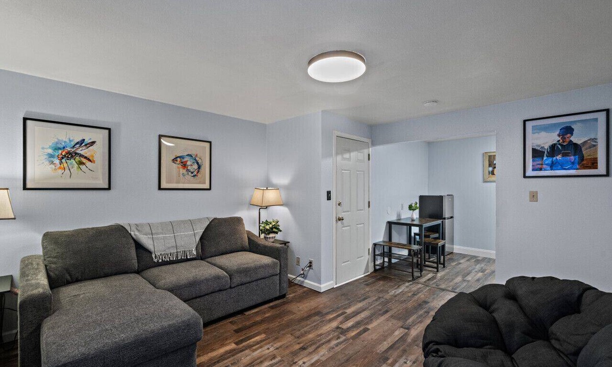 North Star Apartment | 5 Min walk to restaurants/cafes, 8 min drive to airport, 10 min walk to trails.