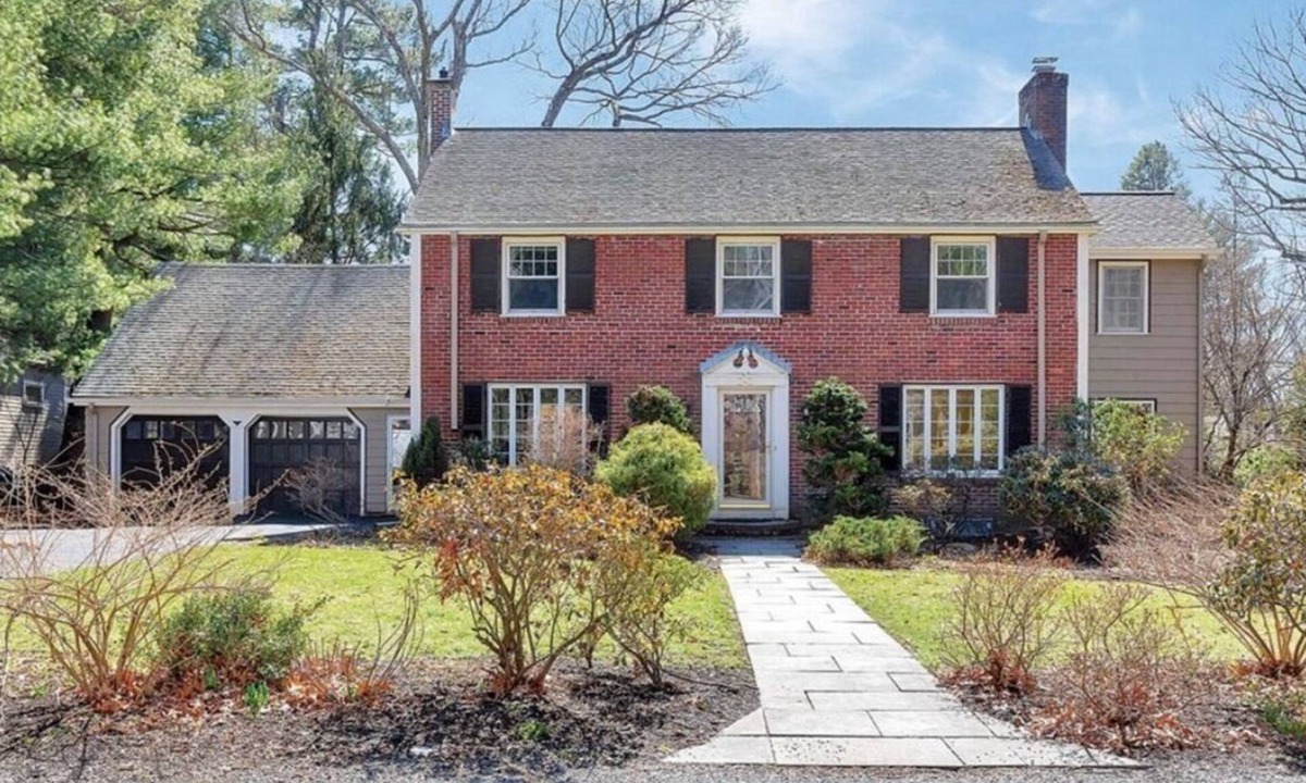 Waban House | 5BR World Cup Home Base, Upscale Neighborhood <25mins to Gillette, >31 day lease