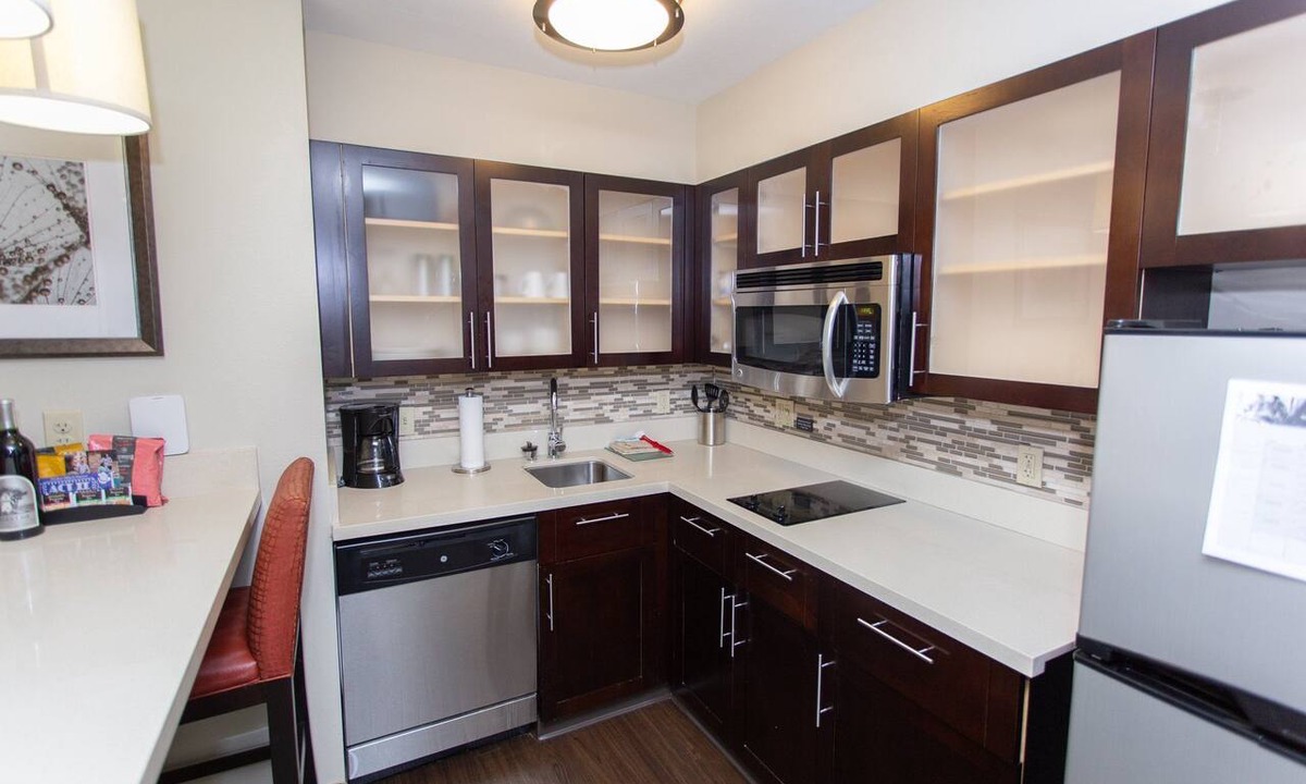 Bowling Green Apartment | Accessible Studio Suite | Kitchen & Free Breakfast