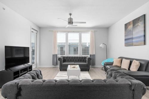 Fishers Apartment | Affordable 2-Bedroom Fishers Pool View