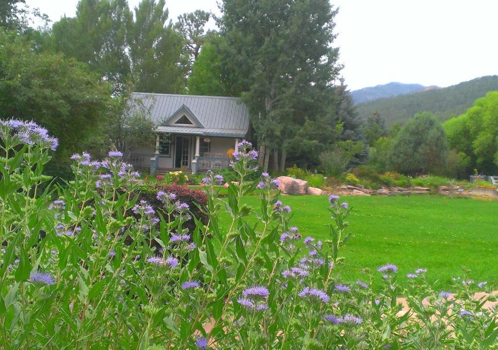 Hermosa Bed & Breakfast | Apple Orchard Inn
