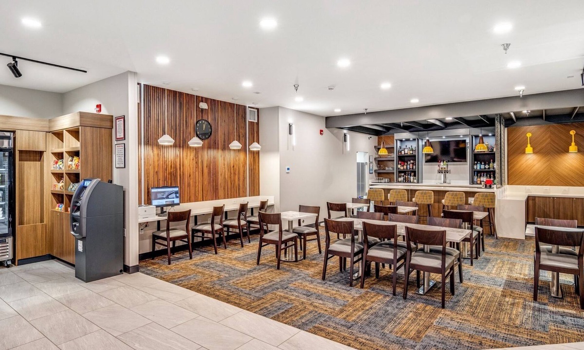 Downtown Anchorage Hotel | Aspen Suites Anchorage Downtown King Room