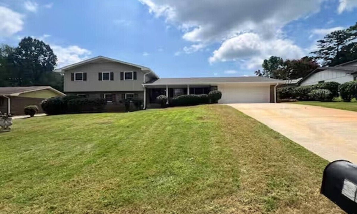 Decatur House | Atlanta/Decatur 4 Bedroom Home with Pool Close To The World Cup