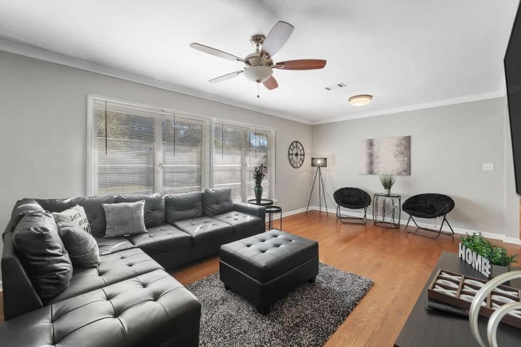 Stone Mountain House | Atlanta Family Retreat Stylish 4BR Sleeps 8