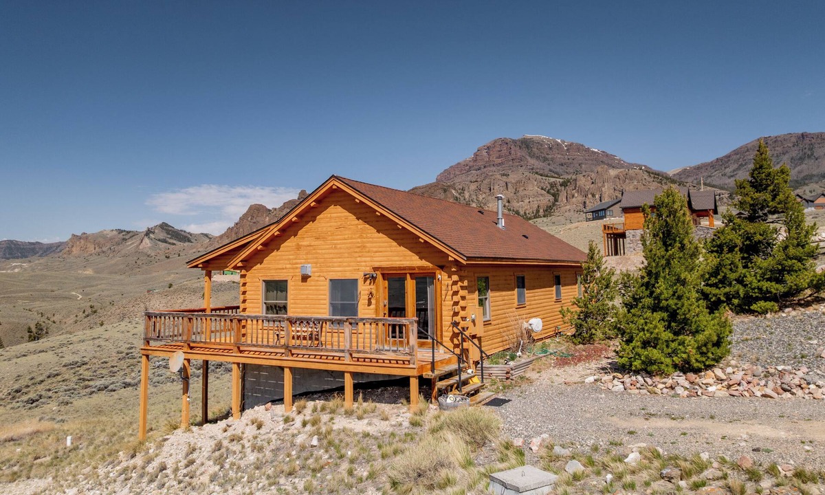 Cody House | Aviators Landing at Jim Mountain- Mountain family retreat!