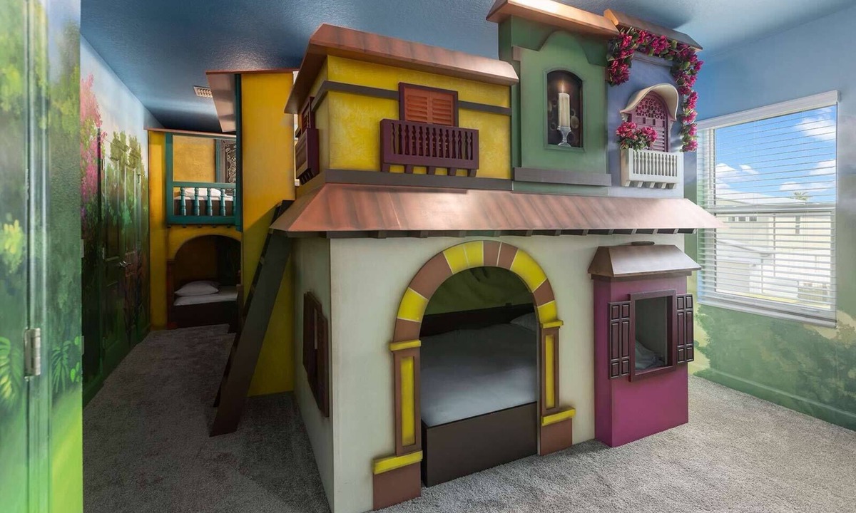 Melbourne Beach House | Beachcomber Bliss | New 6BR Beach Home w Pool, Karaoke, Movie Theater, Arcade