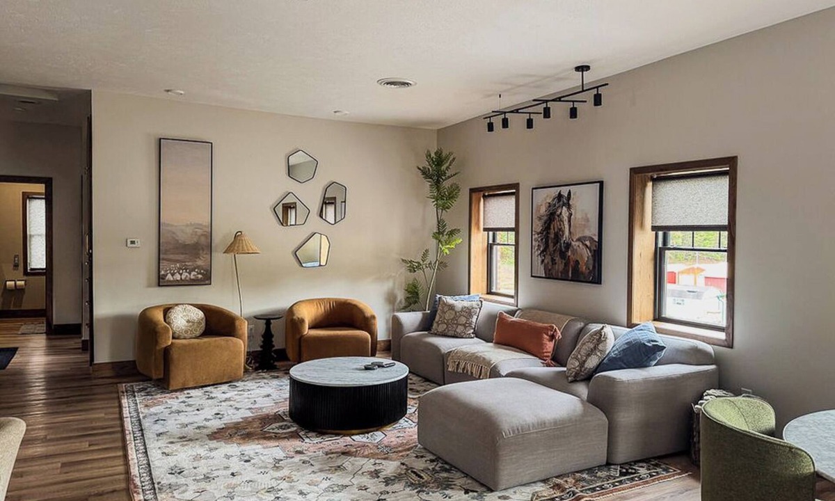 Sugarcreek Apartment | Beautiful Penthouse Apartment w/2 bedrooms near Amish Country - Oasis Manor