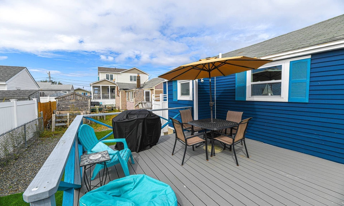 Hampton Cottage | Blue Chill Cottage: Classic New England Charm - Walk to Hampton Beach - Private Yard