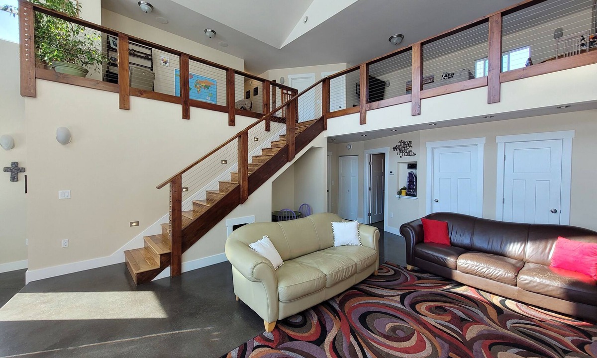 Palmer House | Breathtaking Mountain Views tucked away in private. Outdoor Sauna and Hot Tub!
