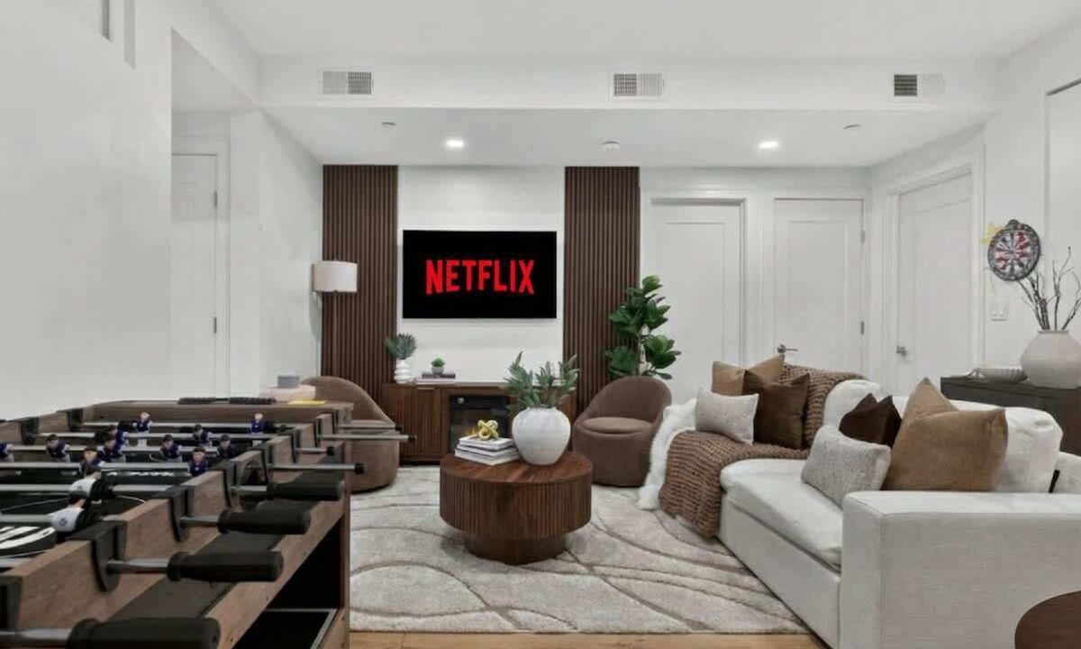 Griggs Park Apartment | Brookline Lux | Rooftop Fenway T BU BC Simmons