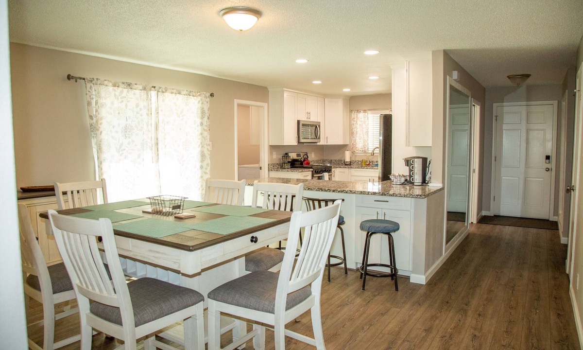 Loma Del Rey House | Centrally located beautiful remodeled house with 3 bedrooms, 2 bathrooms.