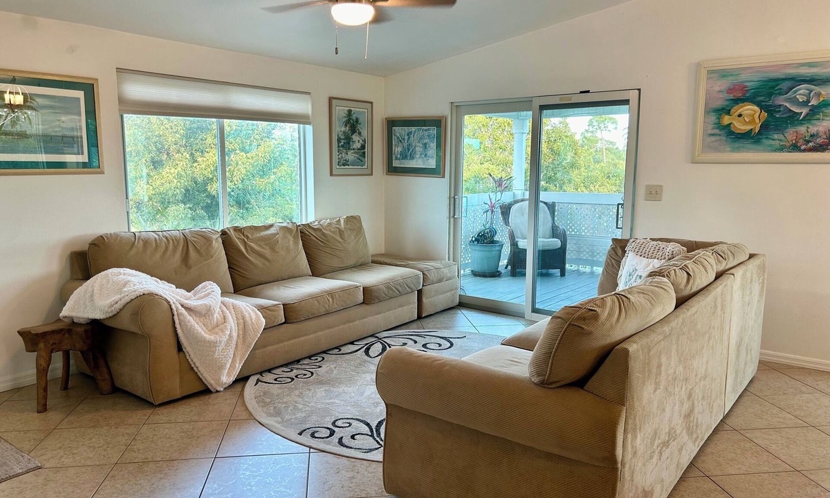Big Pine Key House | Charming 2-bedroom 2- bath home located in the middle of The Key Deer Refuge.