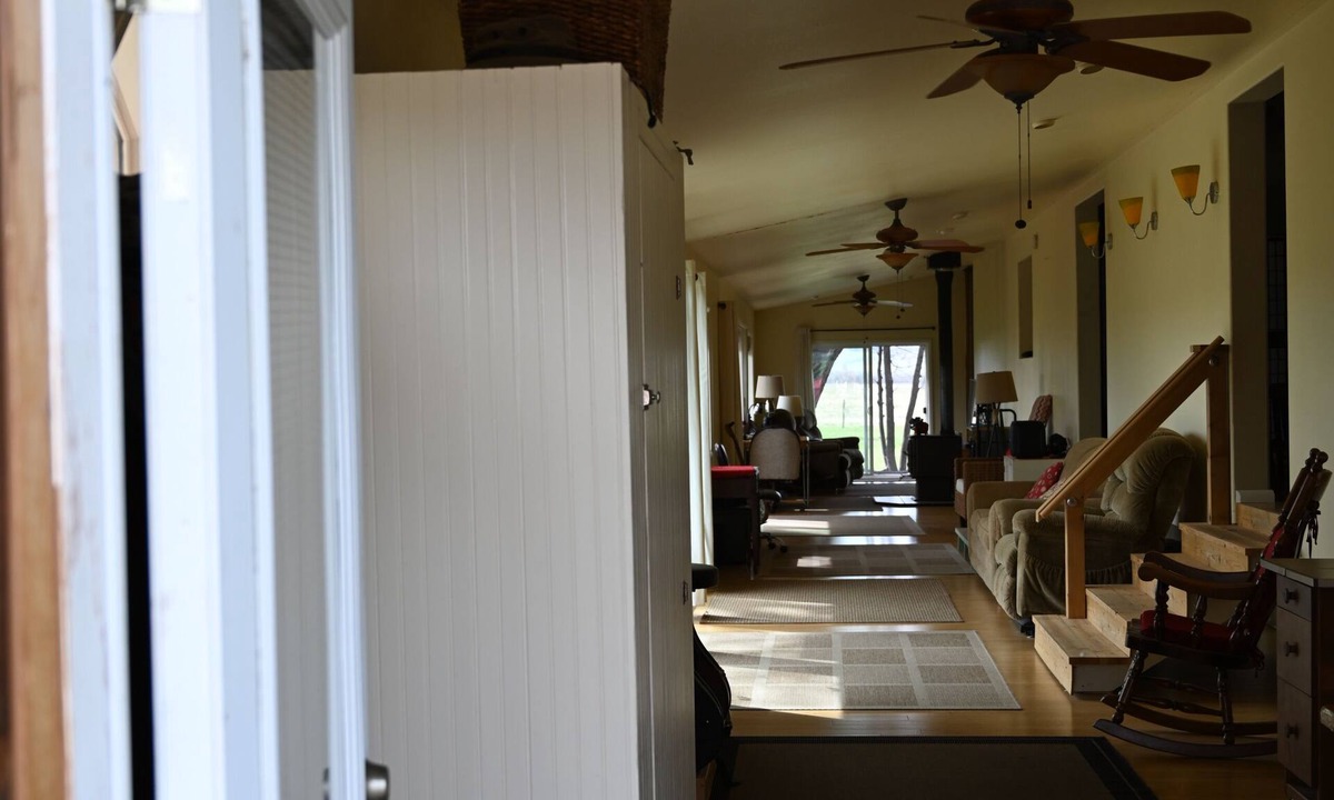 Big Horn County House | Charming 3-bedroom house with amenities in lovely Yellowtail.