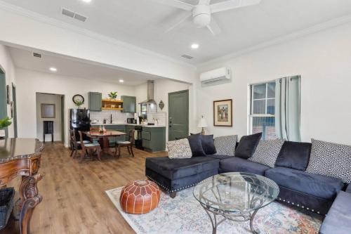 Dallas House | Charming, Cozy, Central & Convenient Home
