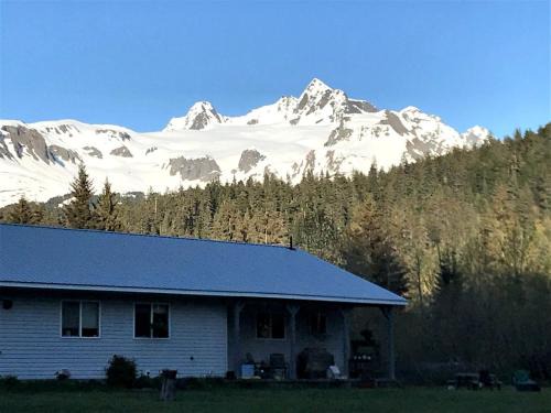 Bear Creek House | Charming Creekside Retreat Near Kenai Fjords in Seward, Alaska
