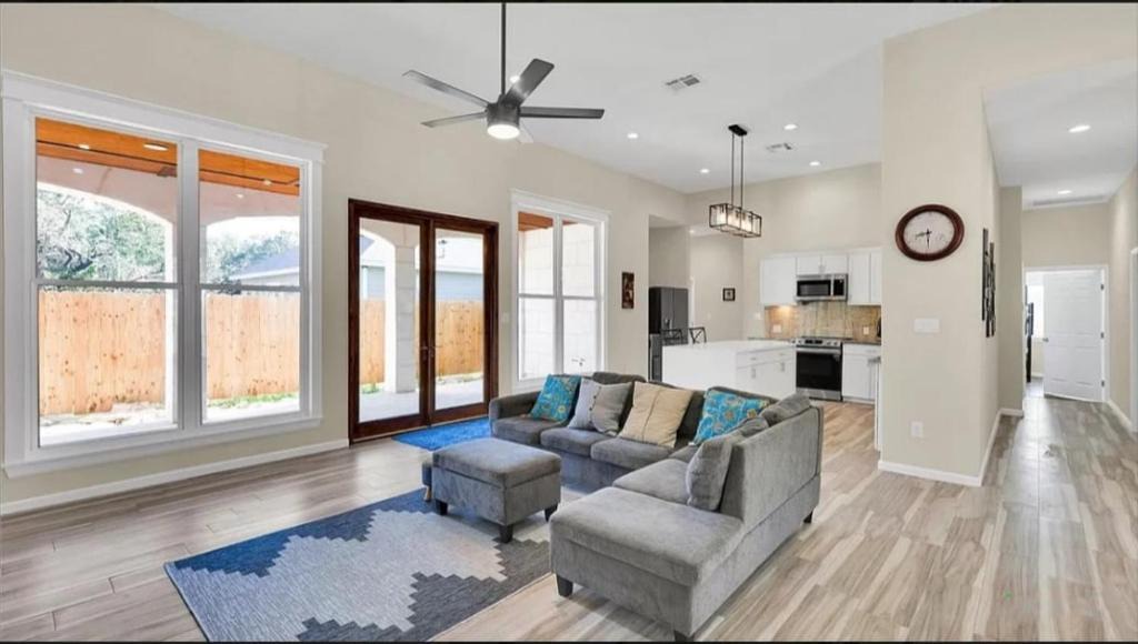 Canyon Lake Villa | Cheerful Lakeside Retreat-Just Minutes to the lake