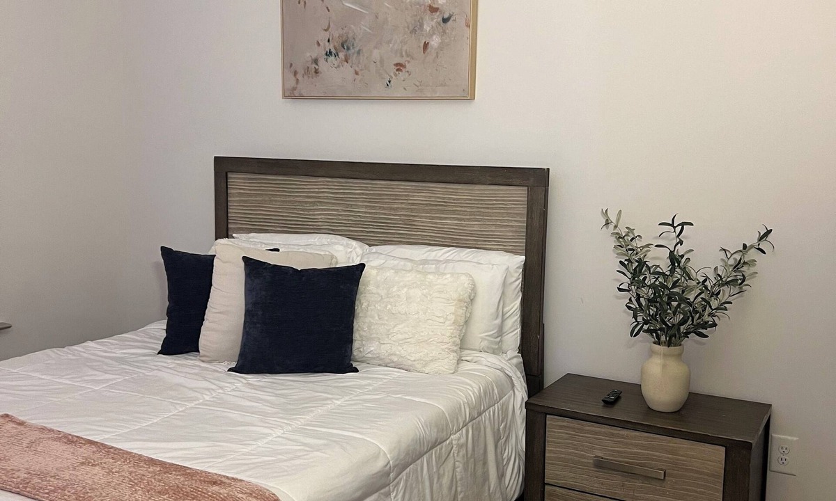 Lindridge-Martin Manor Apartment | Cozy 2-bedroom apartment in amazing Atlanta with fitness room, WiFi