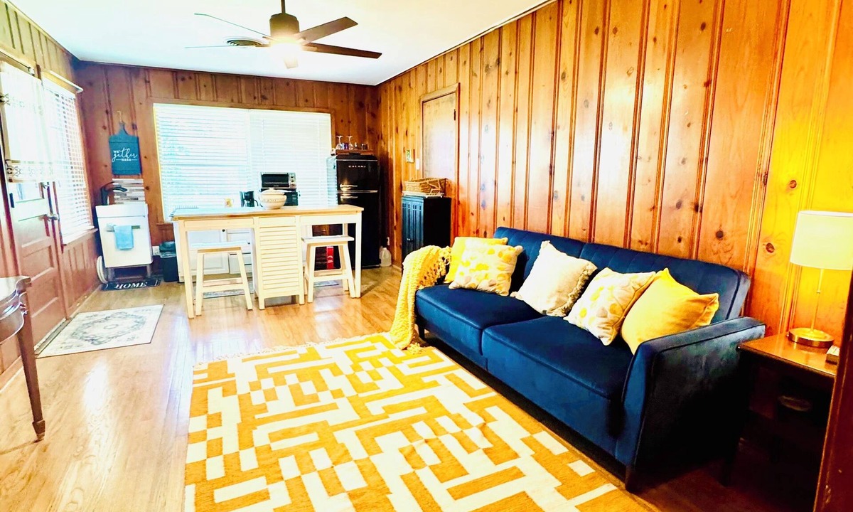 Willow Meadows/Willowbend Area House | Cozy Cabin-Style Guest Suite World Cup Stay walk to NRG Stadium!