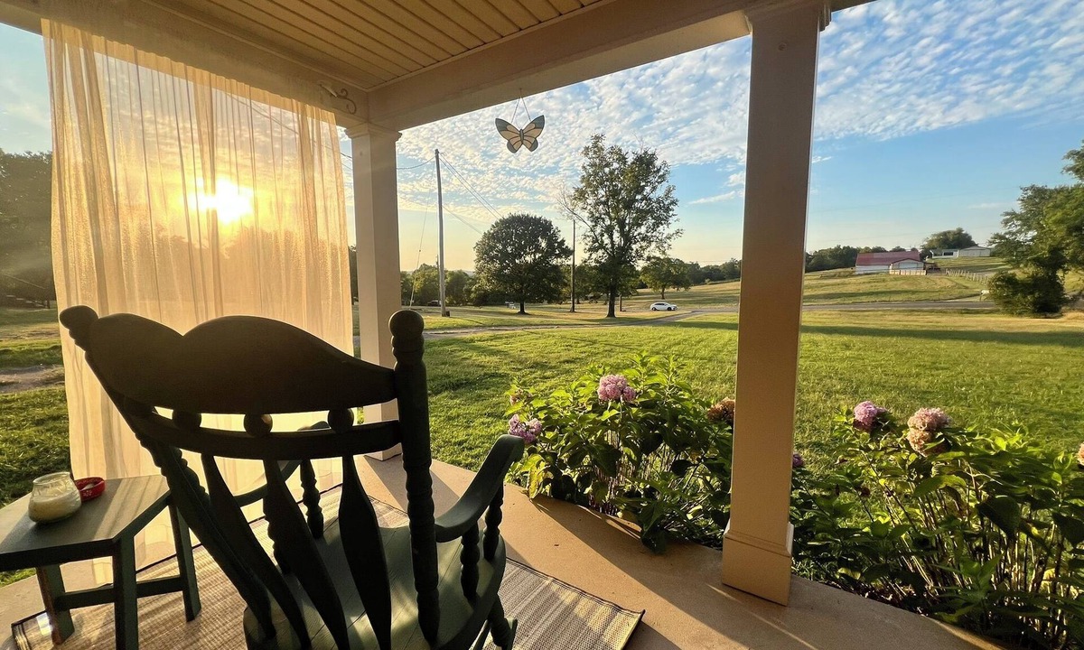 Madison House | Cozy family home in Nashville's hidden gem neighborhood