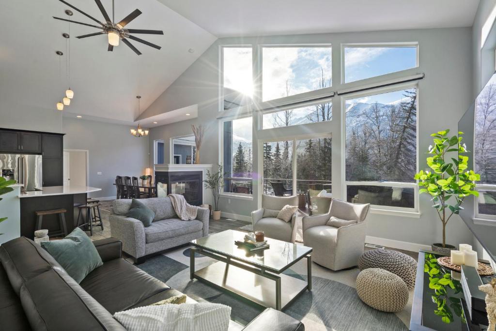 Eagle River House | Cozy Private Hot tub, Luxe Views! Shiloh&Harmony