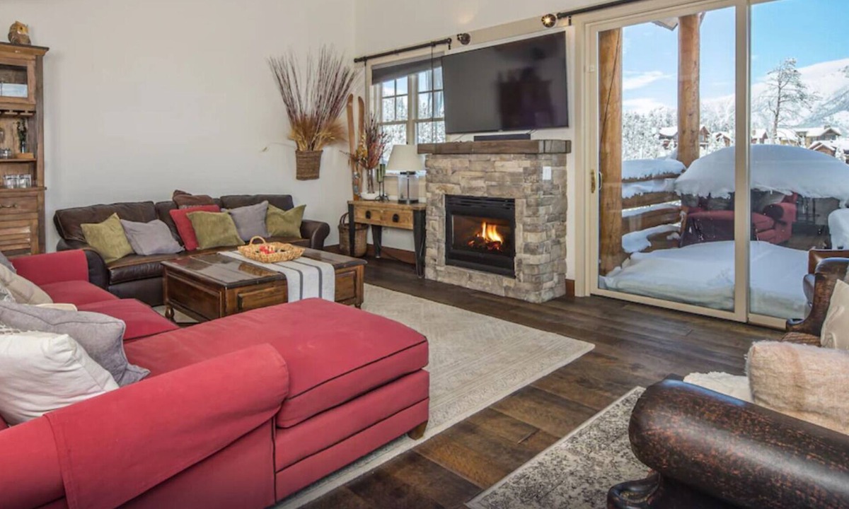 Saddle Ridge House | Cozy Saddle Ridge Townhome, walk/ski to Iron Horse & Pony Express Lifts!