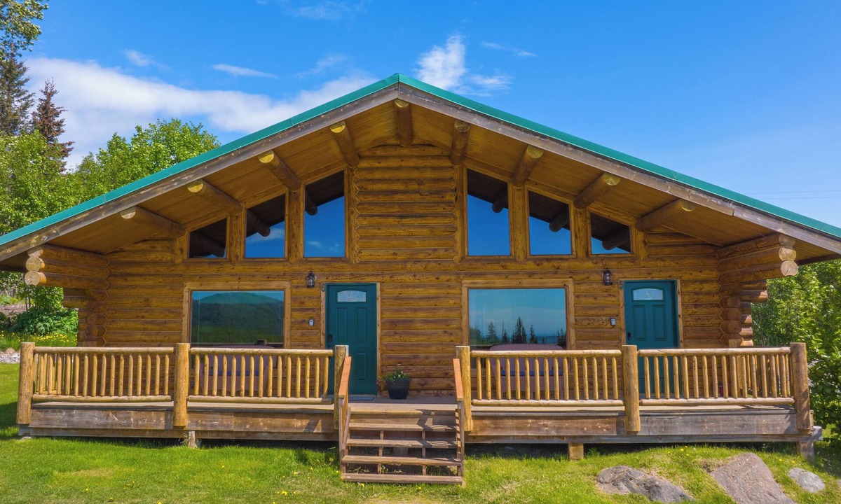 Fritz Creek Ski Chalet | Destination Alaska Charters - Cabin 2