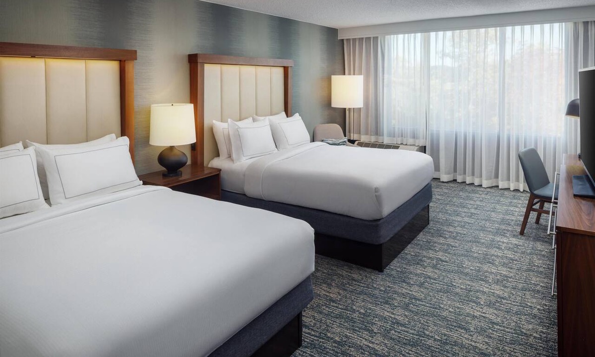 Andover Hotel | DoubleTree by Hilton Boston - Andover