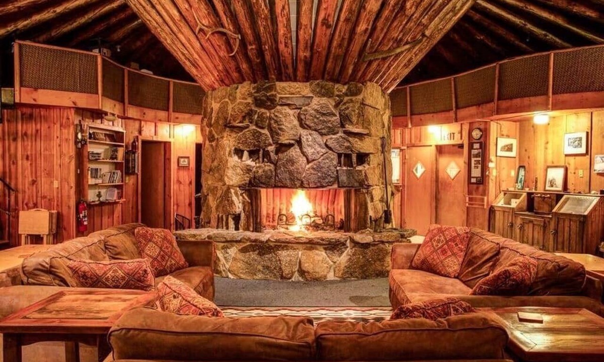 Hamilton Ski Chalet | Downing Mountain Lodge