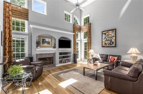 Peachtree Corners House | Elegant 5BR Executive Home in Peachtree Corners Min 31 days