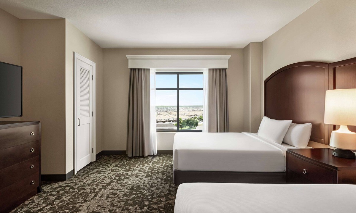 Kissimmee Hotel | Embassy Suites by Hilton Orlando Lake Buena Vista South