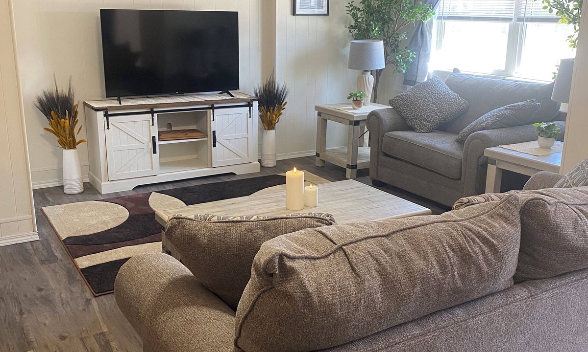 Wabash Apartment | Enjoyable 2-bedroom apartment close to downtown and the hospital