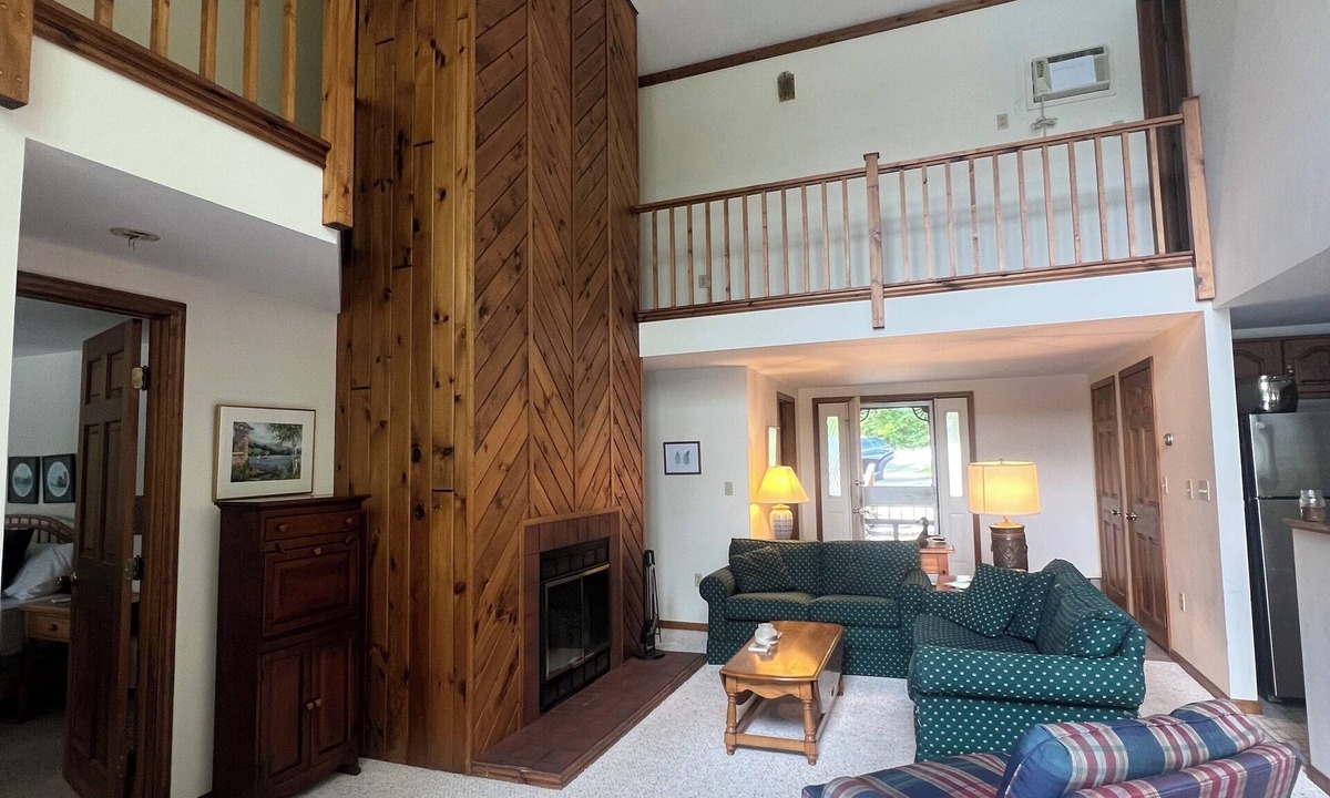 North Lake George House | Enjoyable 3-bedroom house on Lake George in Hague perfect for relaxing getaways