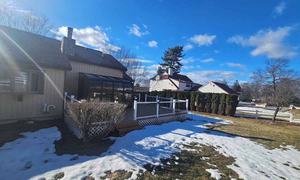 Dracut Apartment | Executive Suite with Kitchen, Bath & Parking