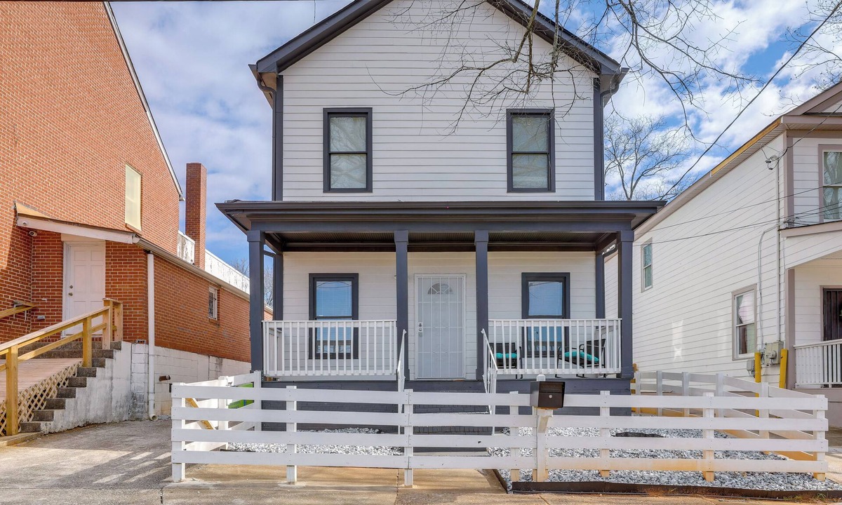 Mechanicsville House | Extended Stay Near Dtwn! Spacious ATL Home w/Yard