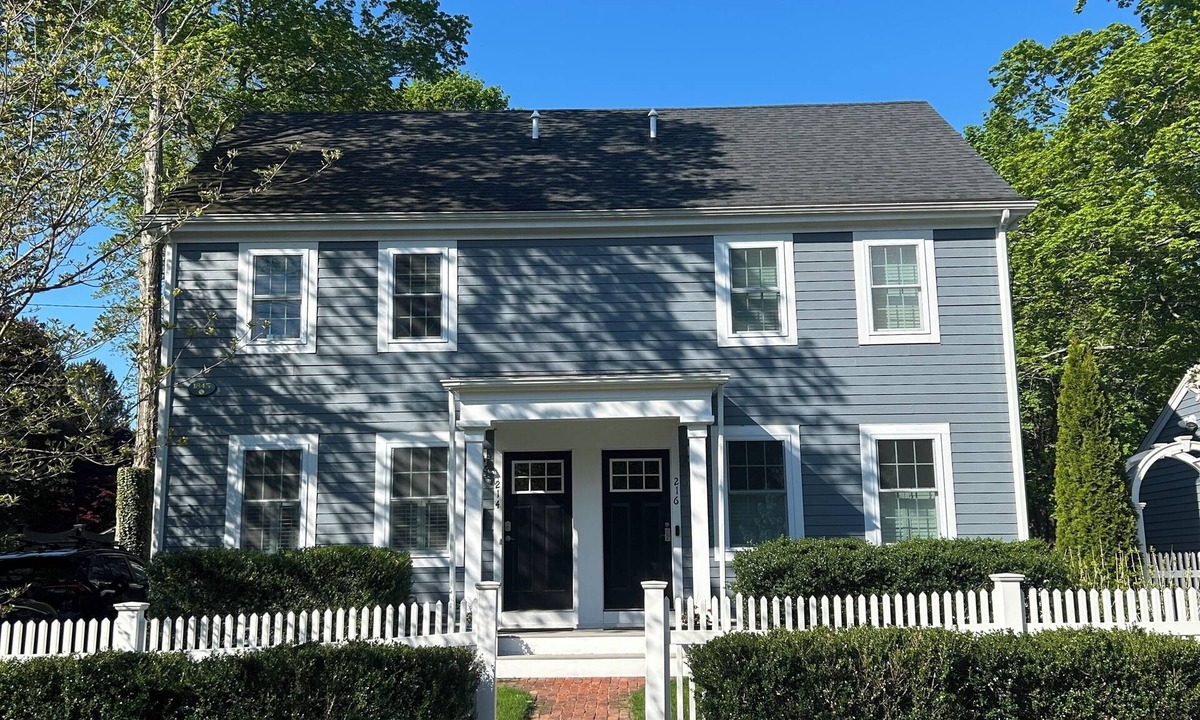 Dedham House | FIFA World CUP Updated historic home located near Gillette Stadium.