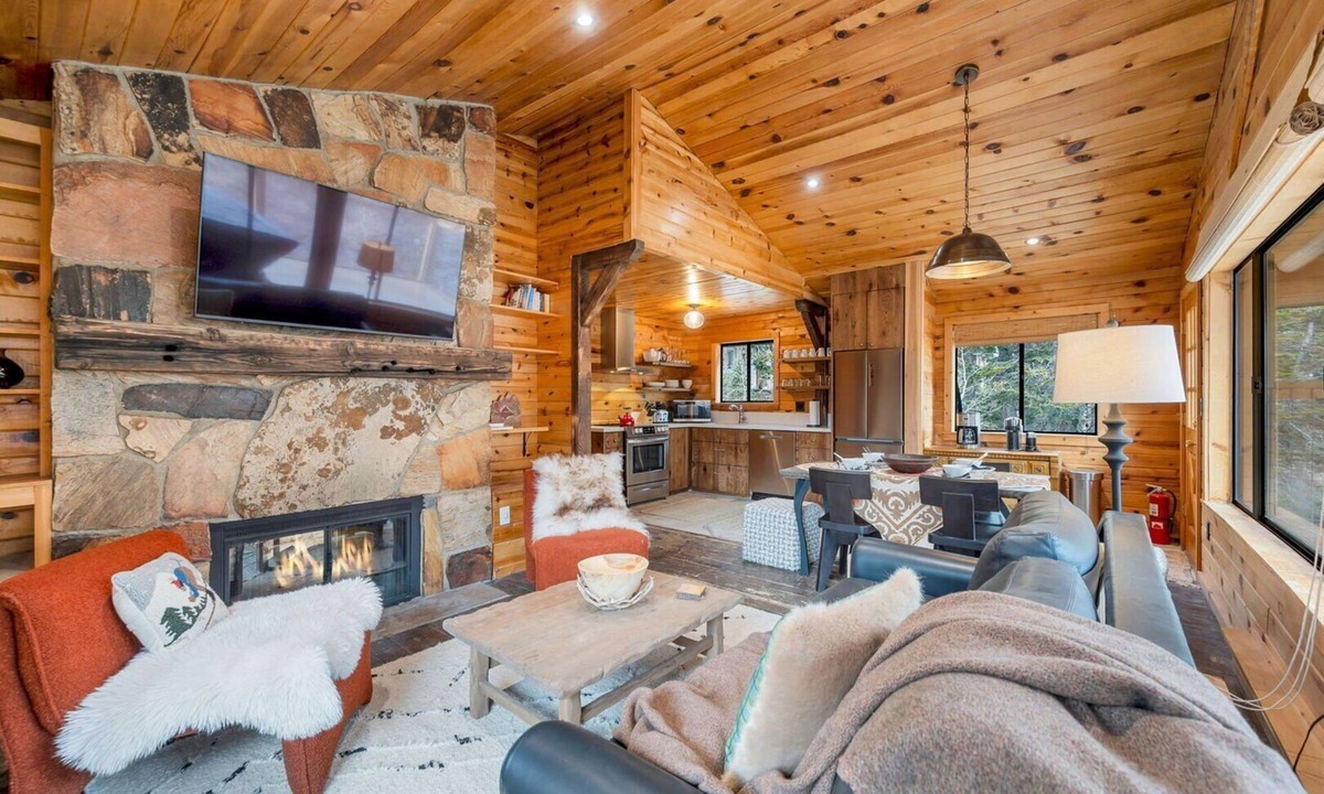 Salt Lake Mountain Resorts House | Gorgeous Alta Ski Area Home. Kitchen Completely Remodeled in 2023!