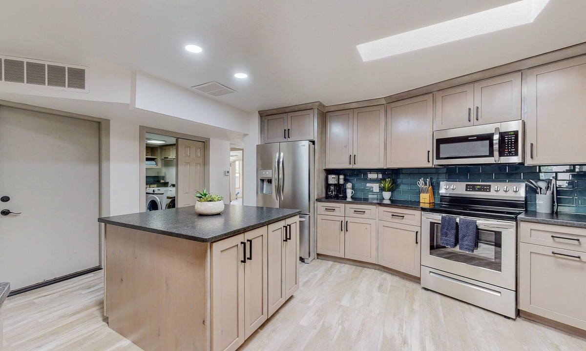 Los Duranes House | Gorgeous and Spacious North Valley Tranquility + indoor pool and billiard room!