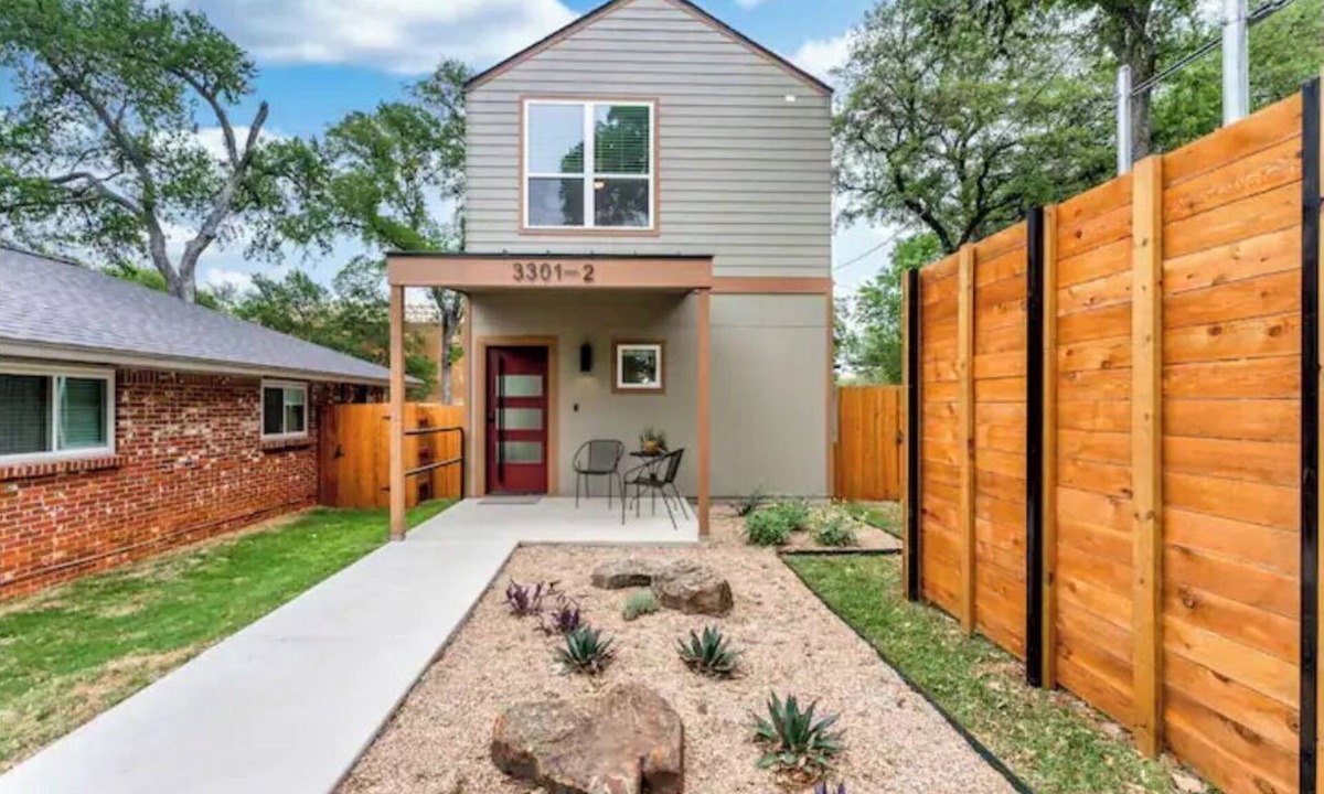 South Lamar House | Great Location - Downtown, SOCO, Zilker Park, ACL Festival and SEC Football!