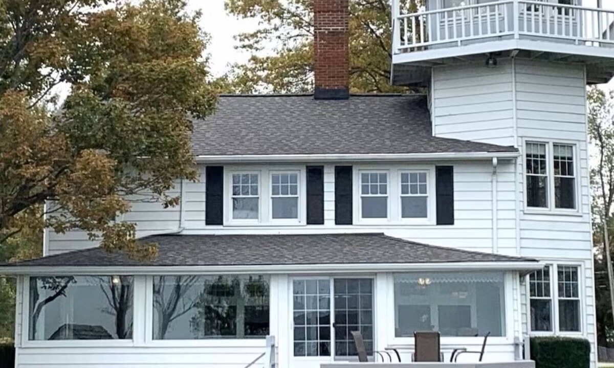 Mentor-on-the-Lake House | Gull Cottage - Great Views - Lake Erie Waterfront