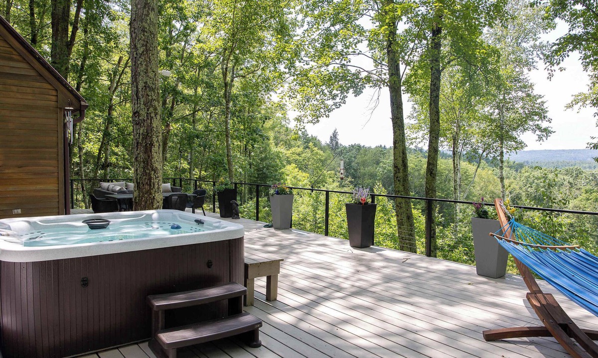 New Marlborough House | Hilltop Escape with Views & Hot Tub