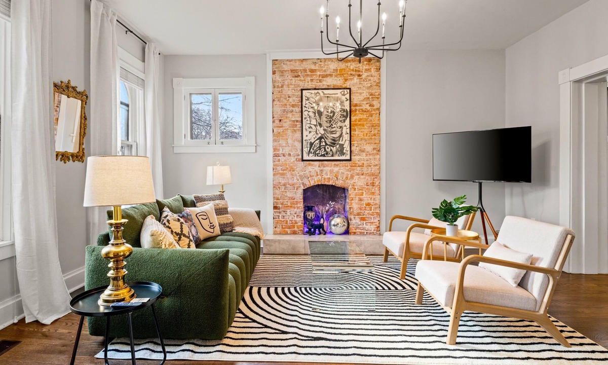 Italian Village House | Historic Short North: Hot Tub, BBQ, Free Parking