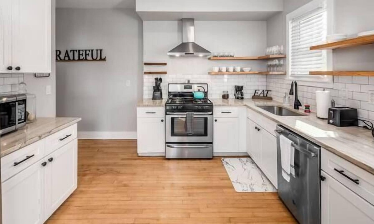 Weinland Park House | HUGE NEW CONDO IN THE HEART OF ITALIAN VILLAGE